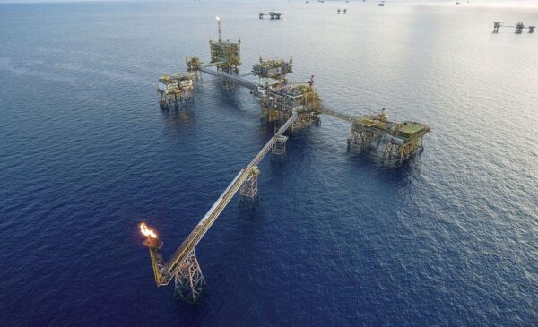 Petrovietnam giữ vững vị trí trong Top 3 doanh nghiệp lớn nhất Việt Nam 10 năm liên tiếp